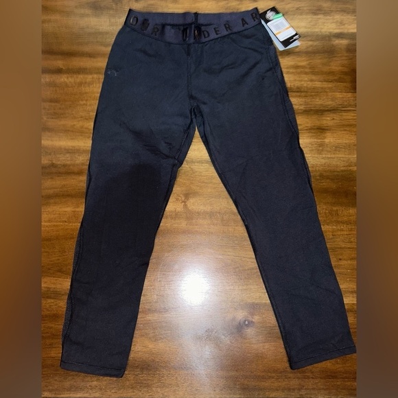 Under Armour Pants - NWT Women’s Under Armor Leggings Size Small